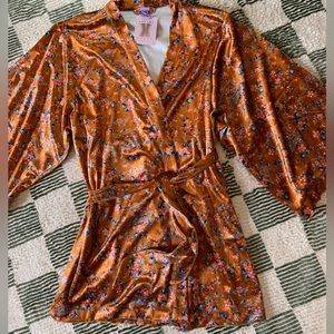 Savage x Fenty robe NWT